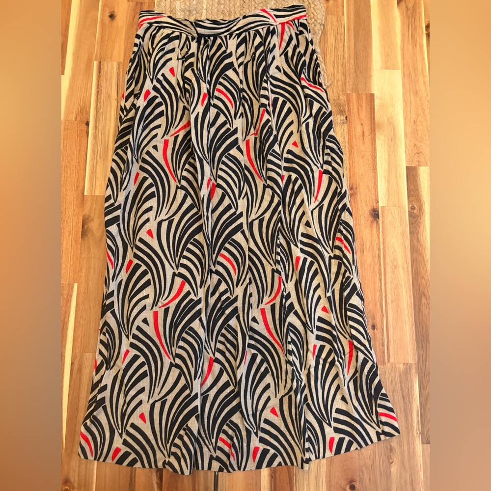 Elegant Black and Red Patterned Skirt